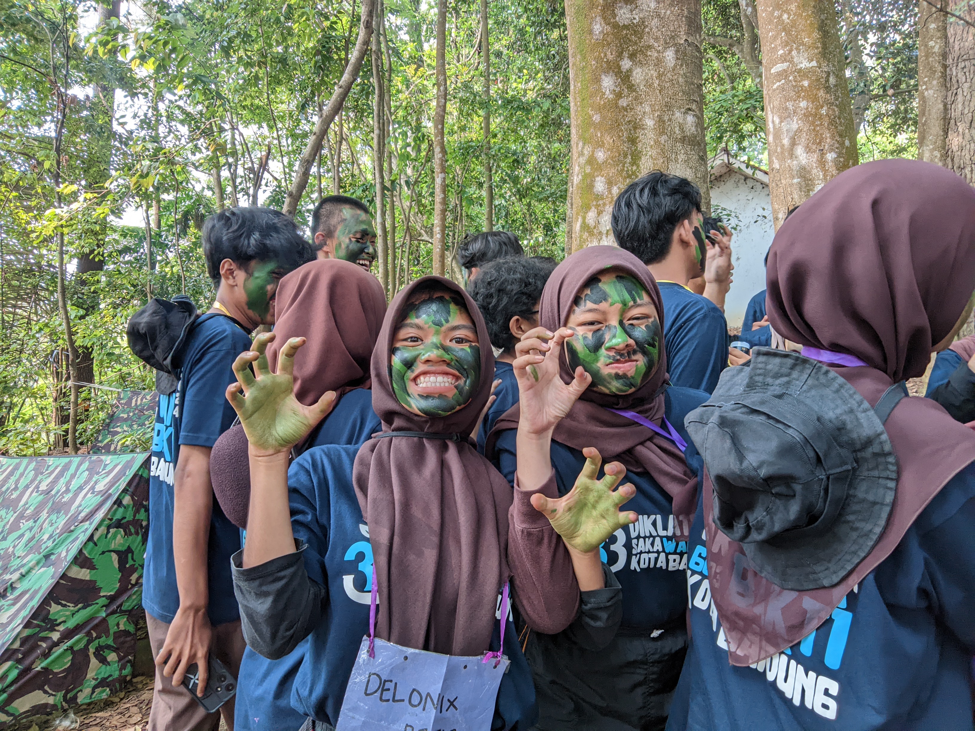 Kemah konservasi alam di kawasan hutan lindung